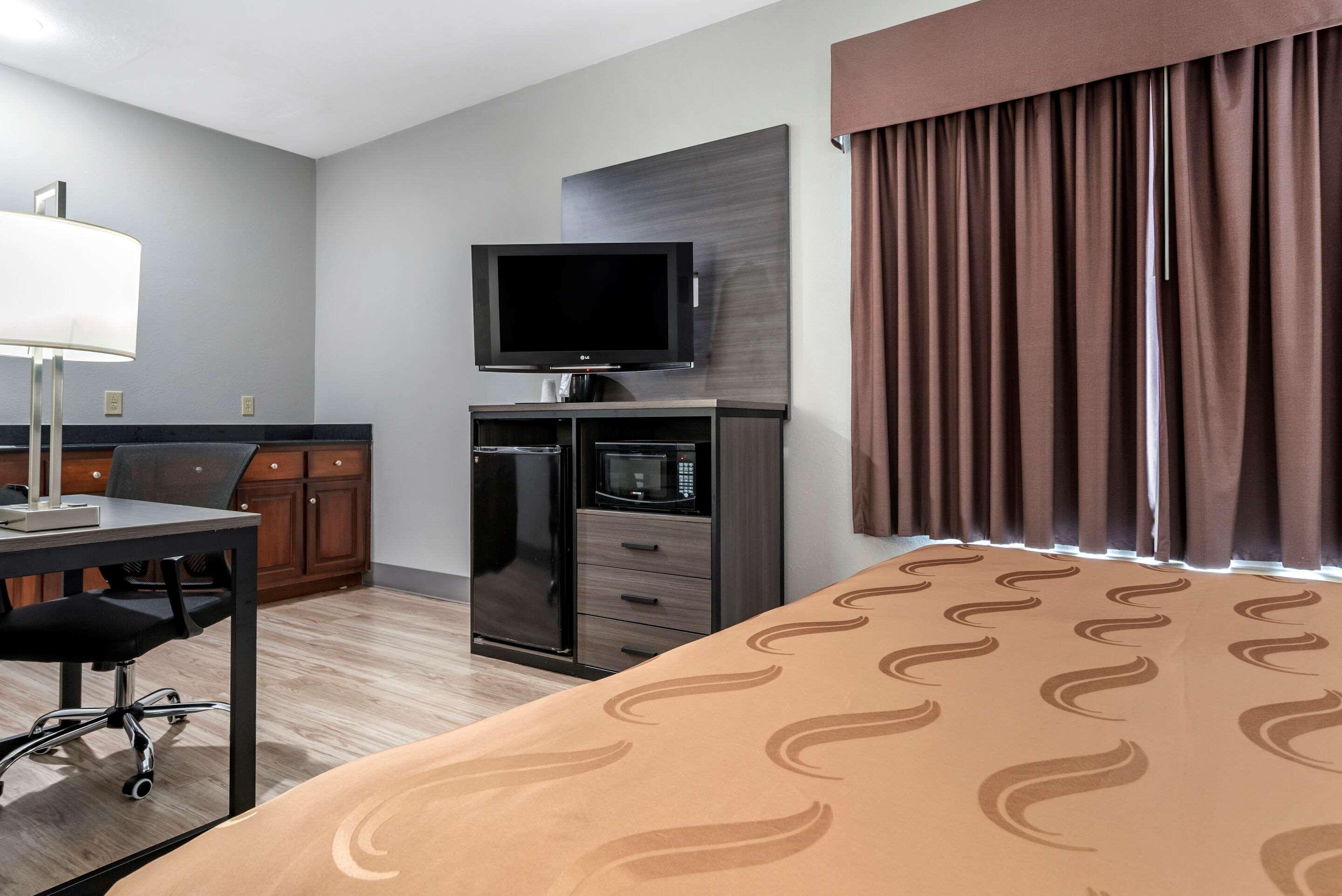 Quality Inn & Suites Demopolis Exterior photo