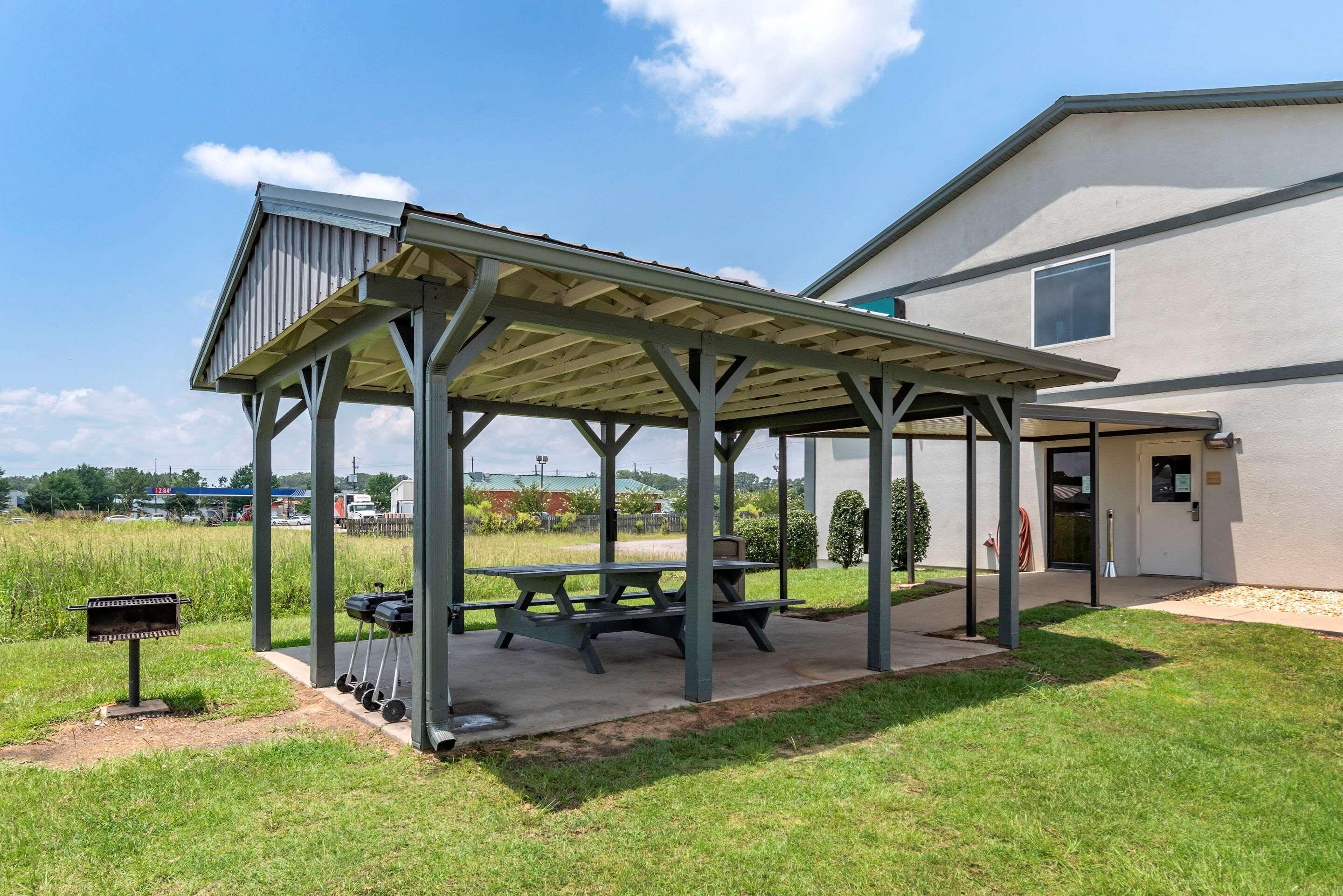 Quality Inn & Suites Demopolis Exterior photo