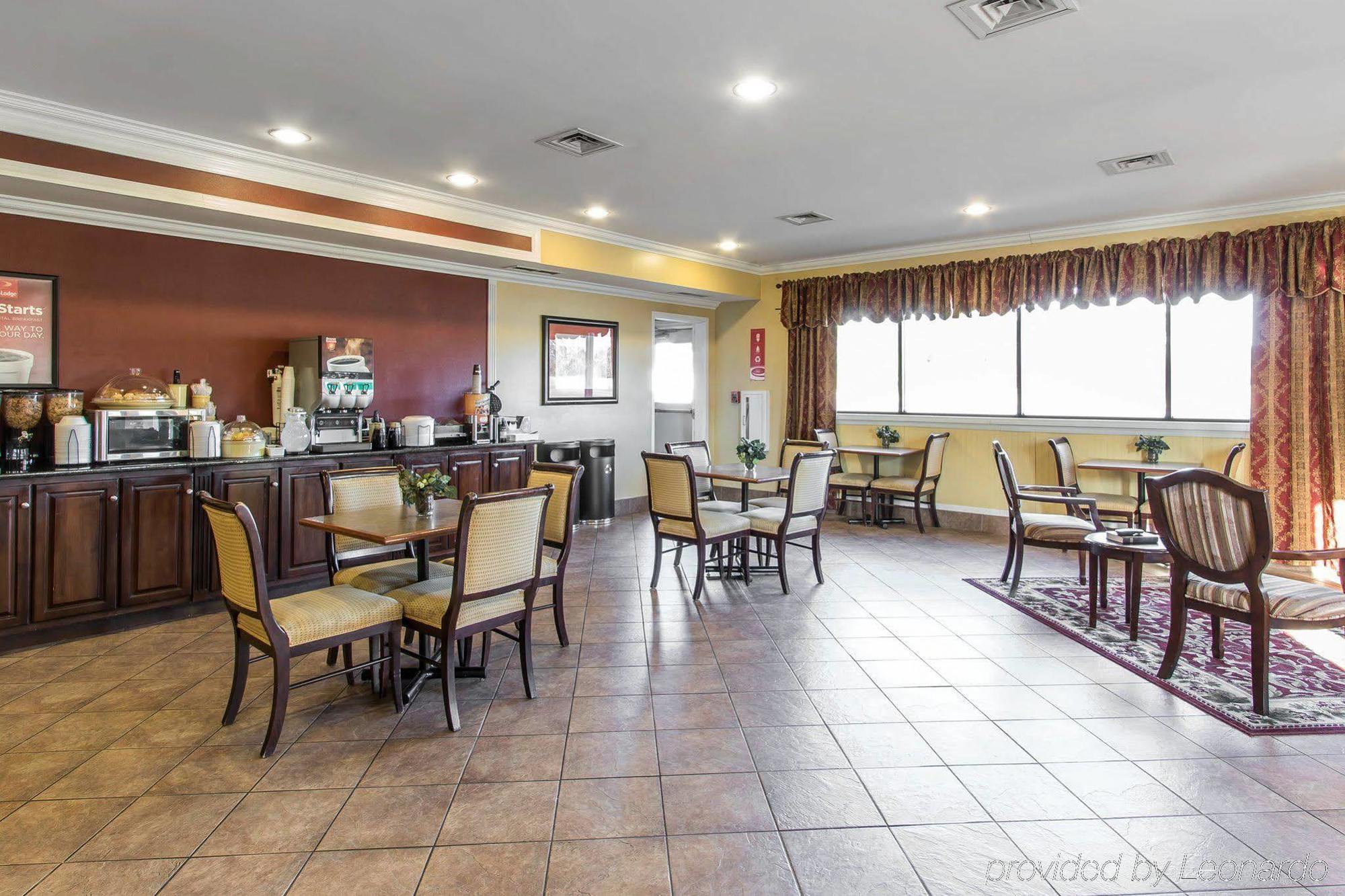Quality Inn & Suites Demopolis Exterior photo